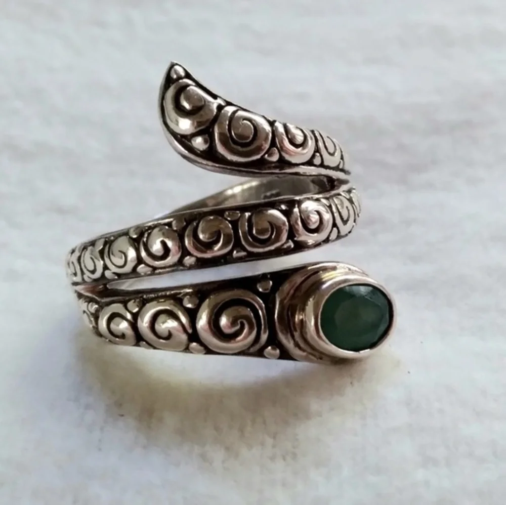 artisan sterling silver serpent ring with 1ct emerald - Picture 6 of 6